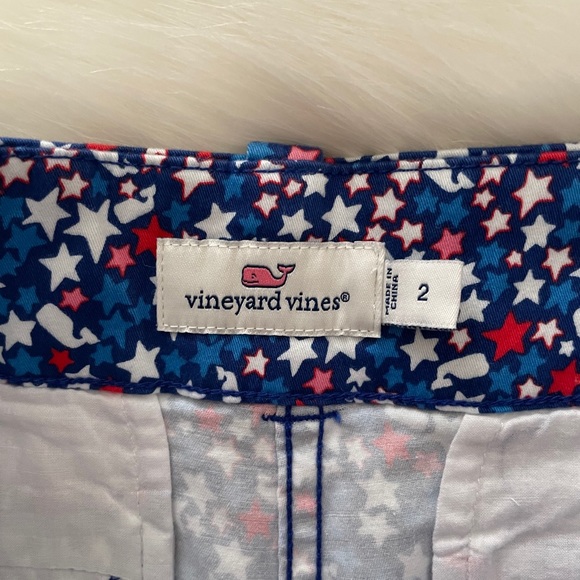 Vineyard Vines stars and whales shorts - Picture 4 of 6